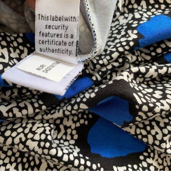 DIANE VON FURSTENBERG DRESS - Picture 15 of 15